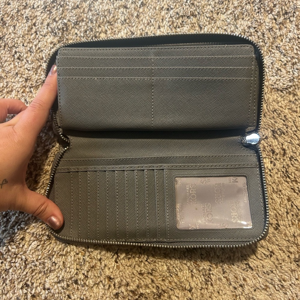 Michael kors wallet
